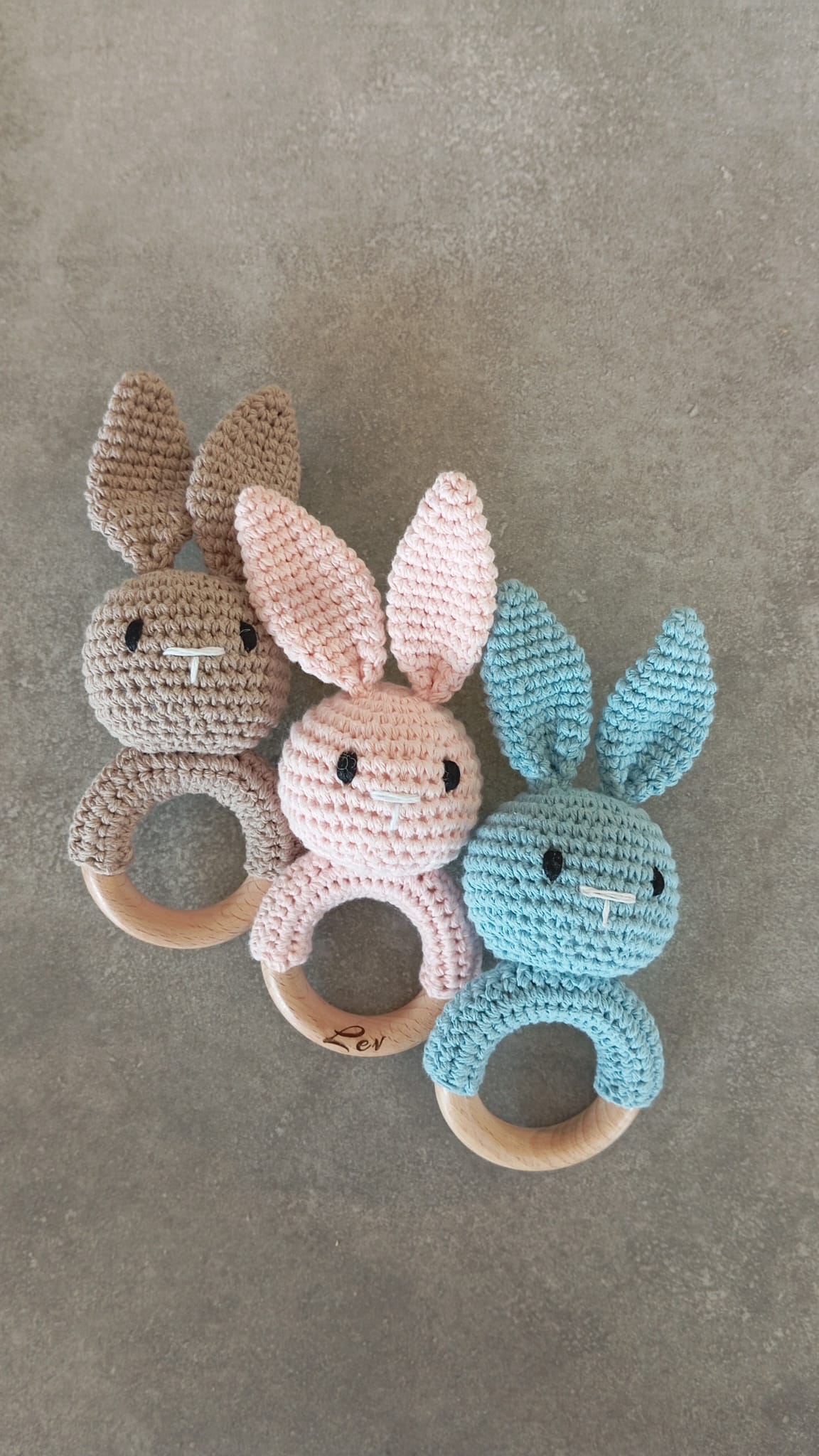 Hochet bébé personnalisé gravé prénom et date de naissance - cadeau naissance