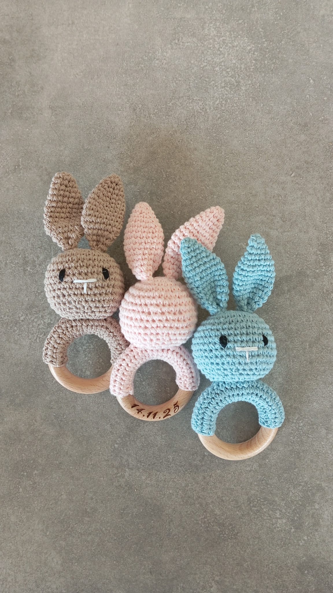 Hochet bébé personnalisé gravé prénom et date de naissance - cadeau naissance