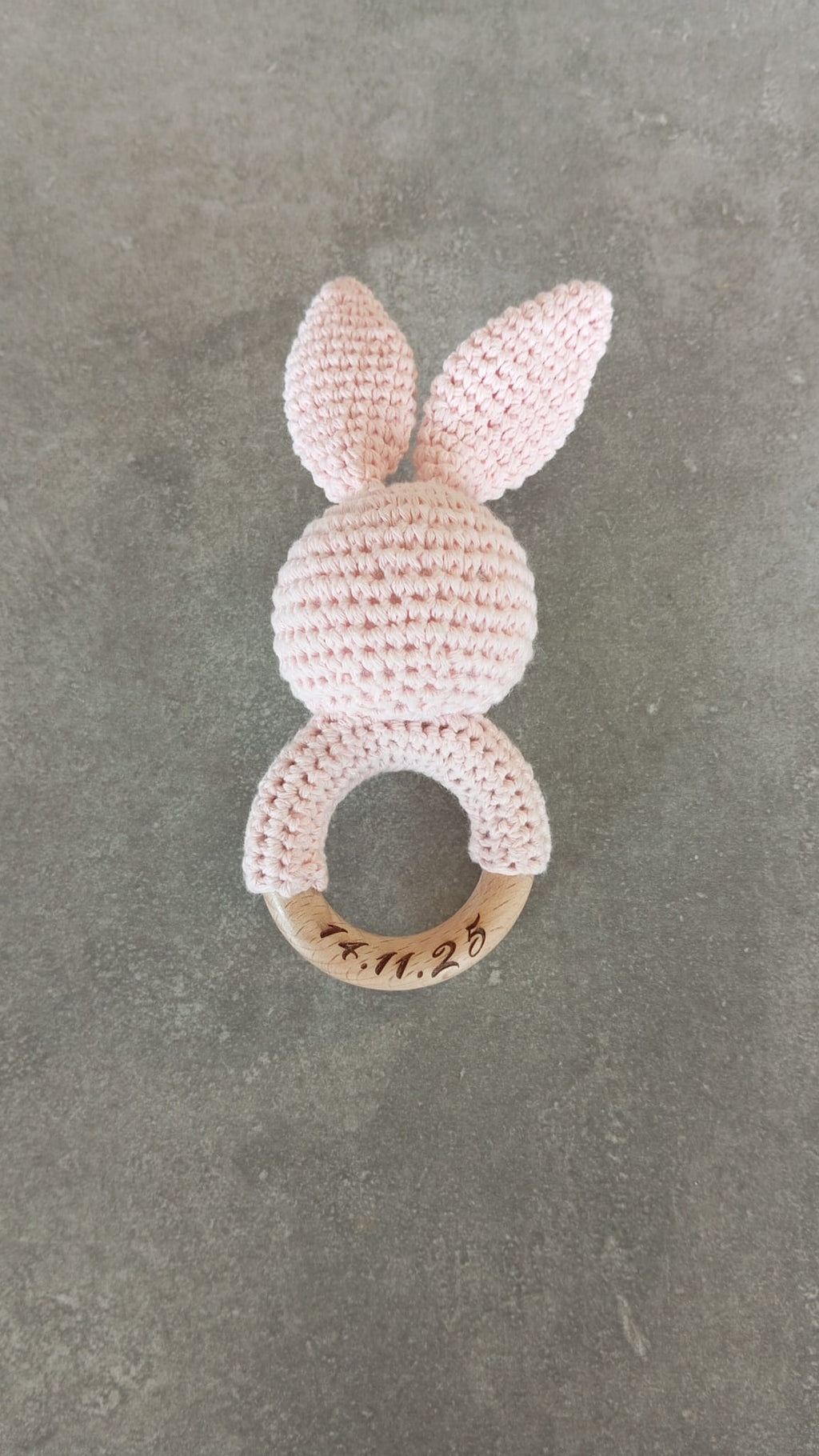 Hochet bébé personnalisé gravé prénom et date de naissance - cadeau naissance